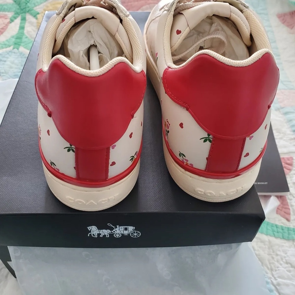 Coach Women's Clip Leather Floral Heart Petal Chalk/Red Sneakers Shoes.